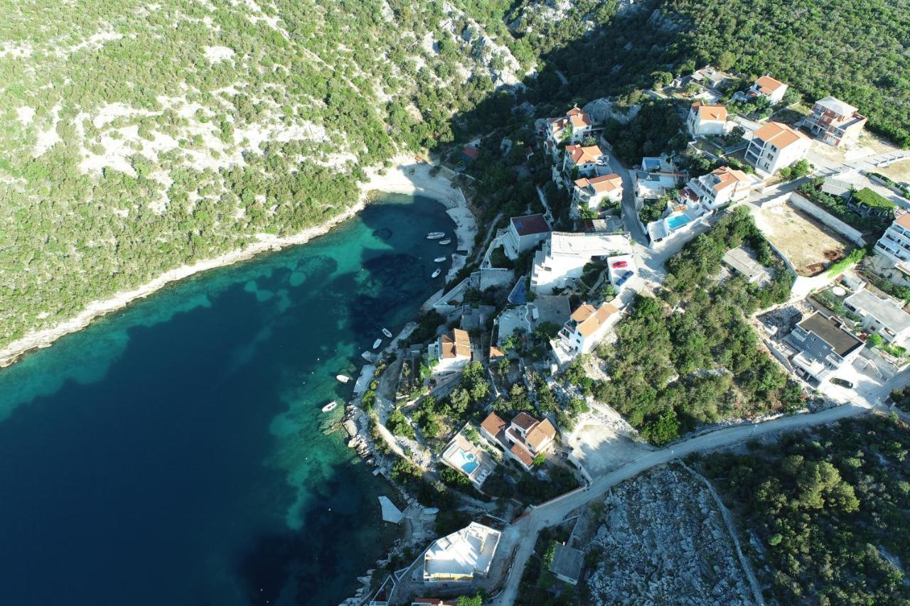 Holiday House Nena With Pool Vinisce Exterior photo